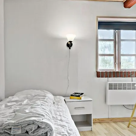 Lovely In Augustenborg With Wifi בית נופש Asserballeskov